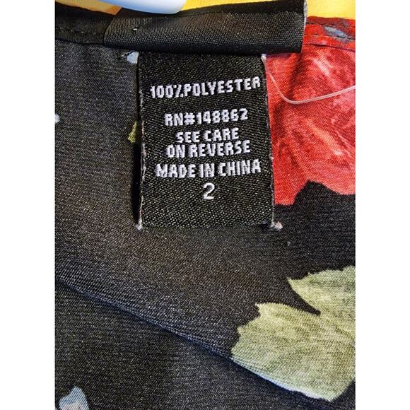 TORRID Top Size‎ 2 Floral Short Sleeve V Neck Flowy - Picture 4 of 5